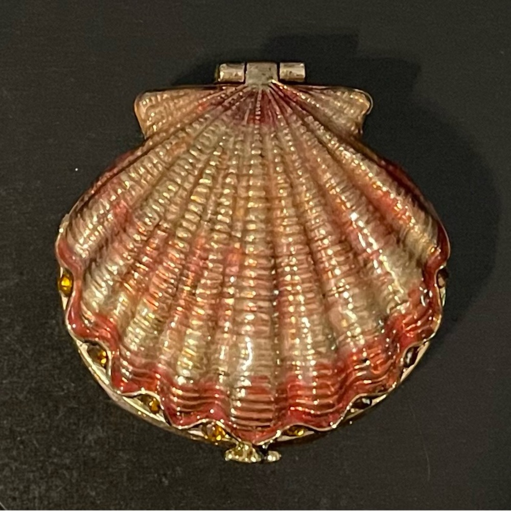 Rare and discontinued shell trinket box by Monet. Vintage, like new condition.